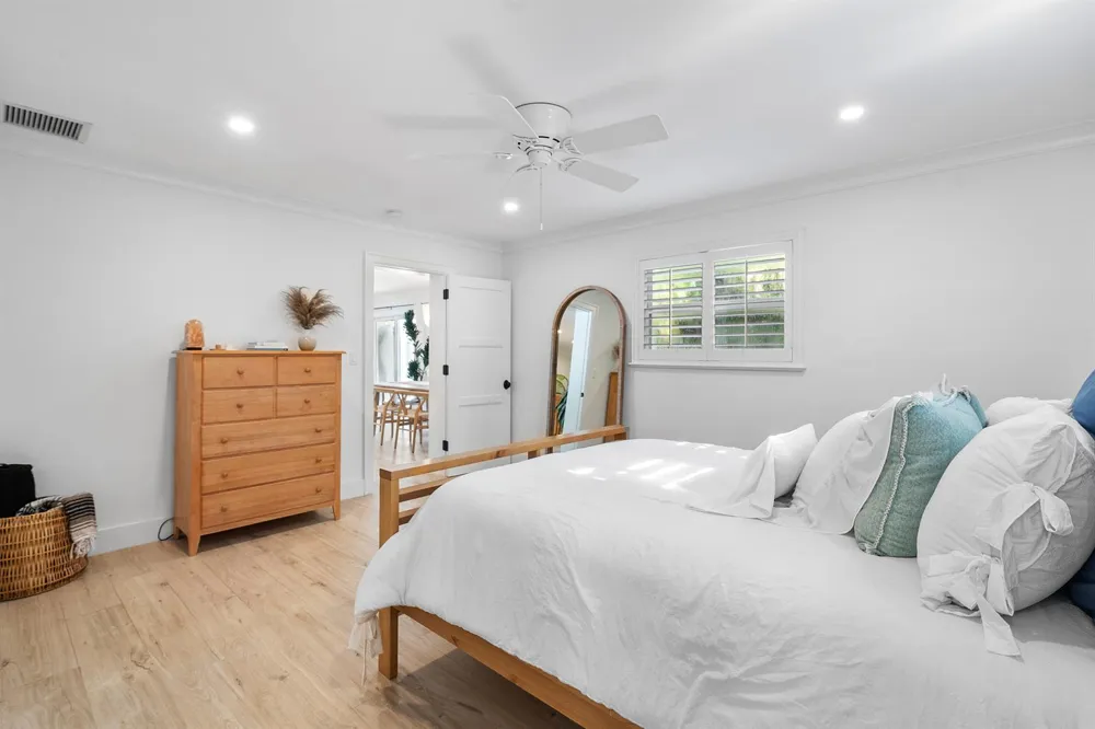 2641 NE 52nd Street Lighthouse Point, FL 33064
