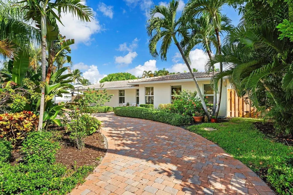 2641 NE 52nd Street Lighthouse Point, FL 33064