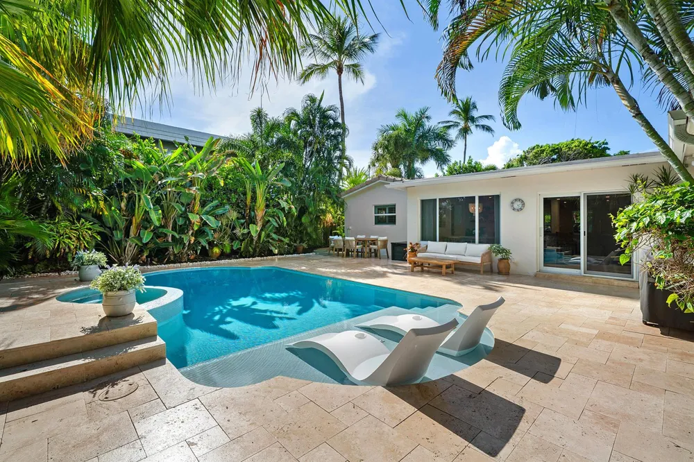 2641 NE 52nd Street Lighthouse Point, FL 33064