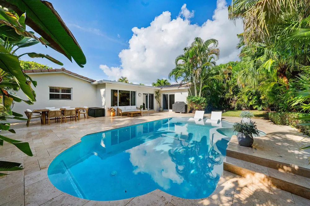 2641 NE 52nd Street Lighthouse Point, FL 33064