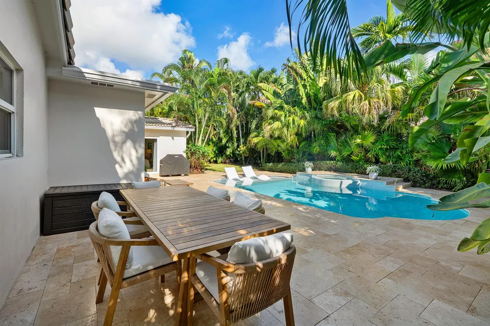 2641 NE 52nd Street Lighthouse Point, FL 33064