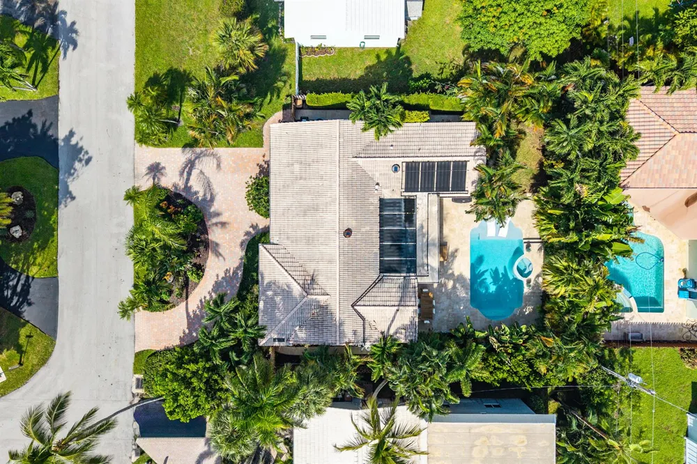 2641 NE 52nd Street Lighthouse Point, FL 33064