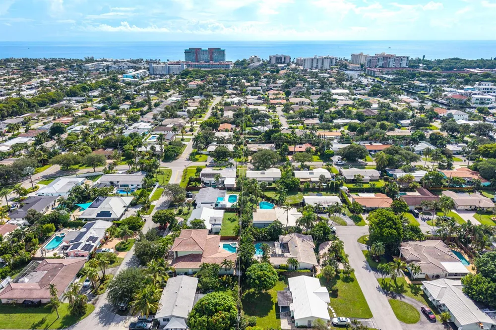 2641 NE 52nd Street Lighthouse Point, FL 33064