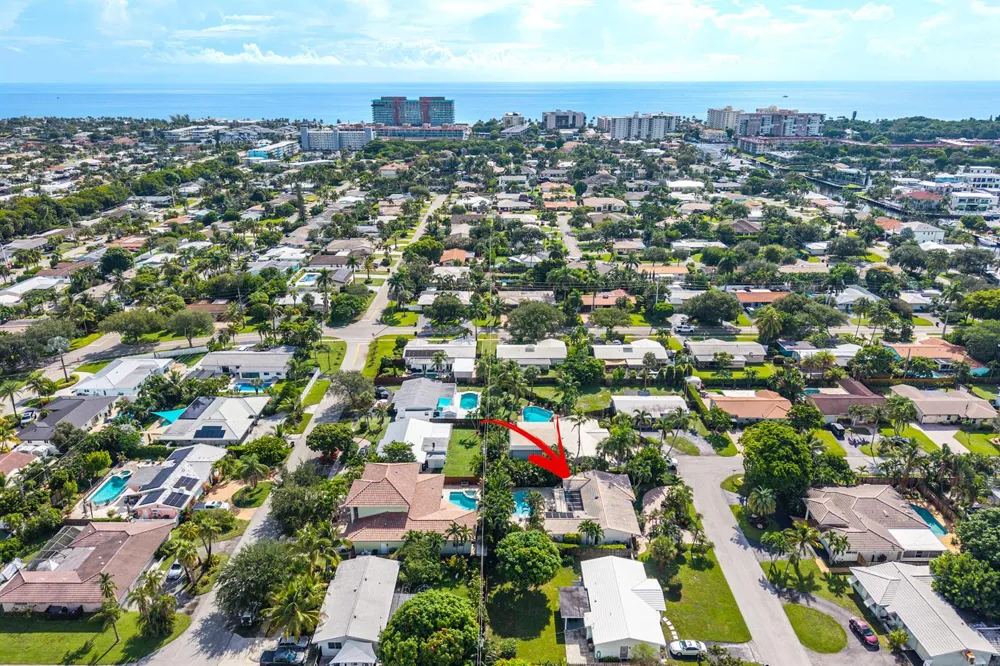 2641 NE 52nd Street Lighthouse Point, FL 33064