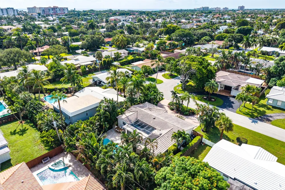 2641 NE 52nd Street Lighthouse Point, FL 33064