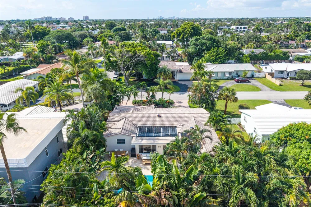 2641 NE 52nd Street Lighthouse Point, FL 33064