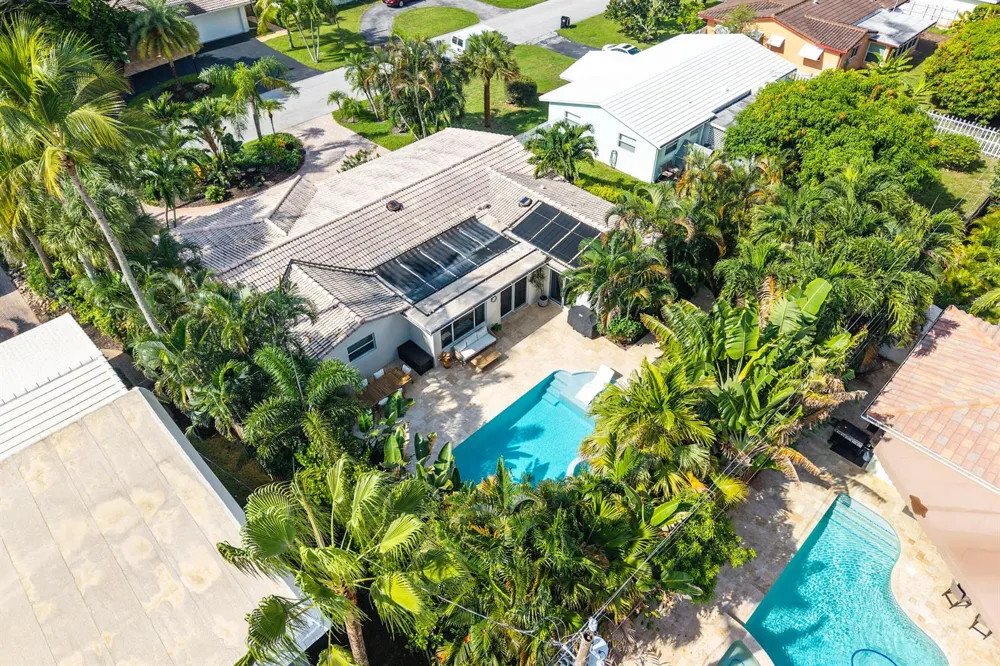 2641 NE 52nd Street Lighthouse Point, FL 33064