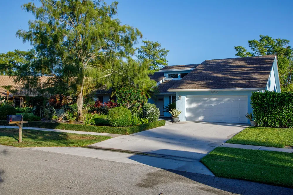 900 COSMOS COURT Wellington, FL 33414