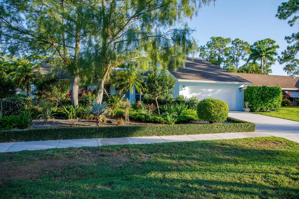 900 COSMOS COURT Wellington, FL 33414
