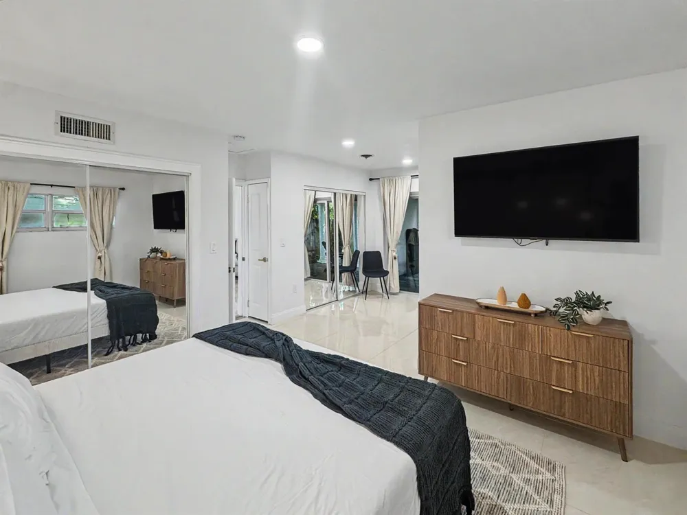 2836 NW 11TH AVENUE Wilton Manors, FL 33311