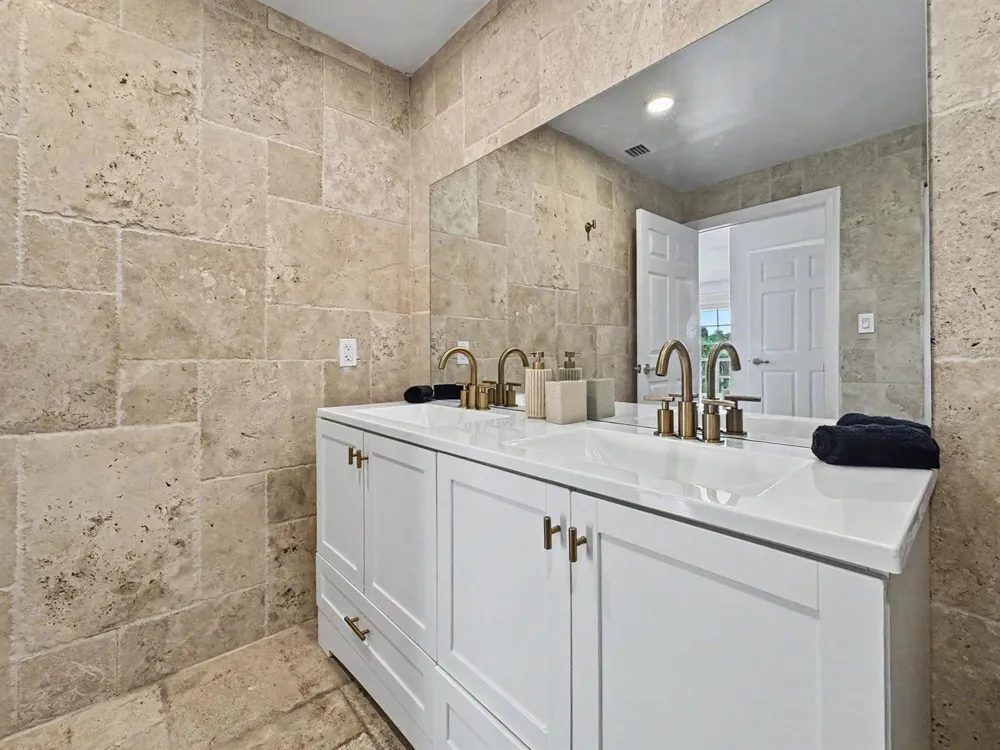 2836 NW 11TH AVENUE Wilton Manors, FL 33311