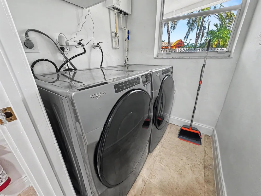 2836 NW 11TH AVENUE Wilton Manors, FL 33311