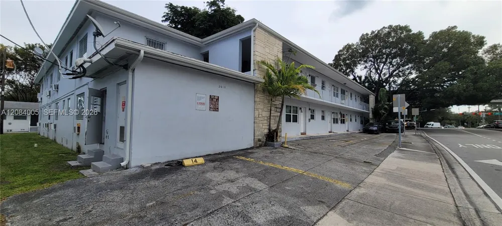 2615 SW 22nd Ave #17 Miami, FL 33133