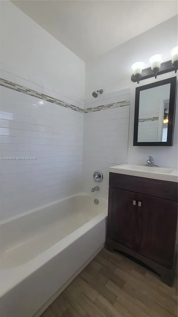2615 SW 22nd Ave #17 Miami, FL 33133