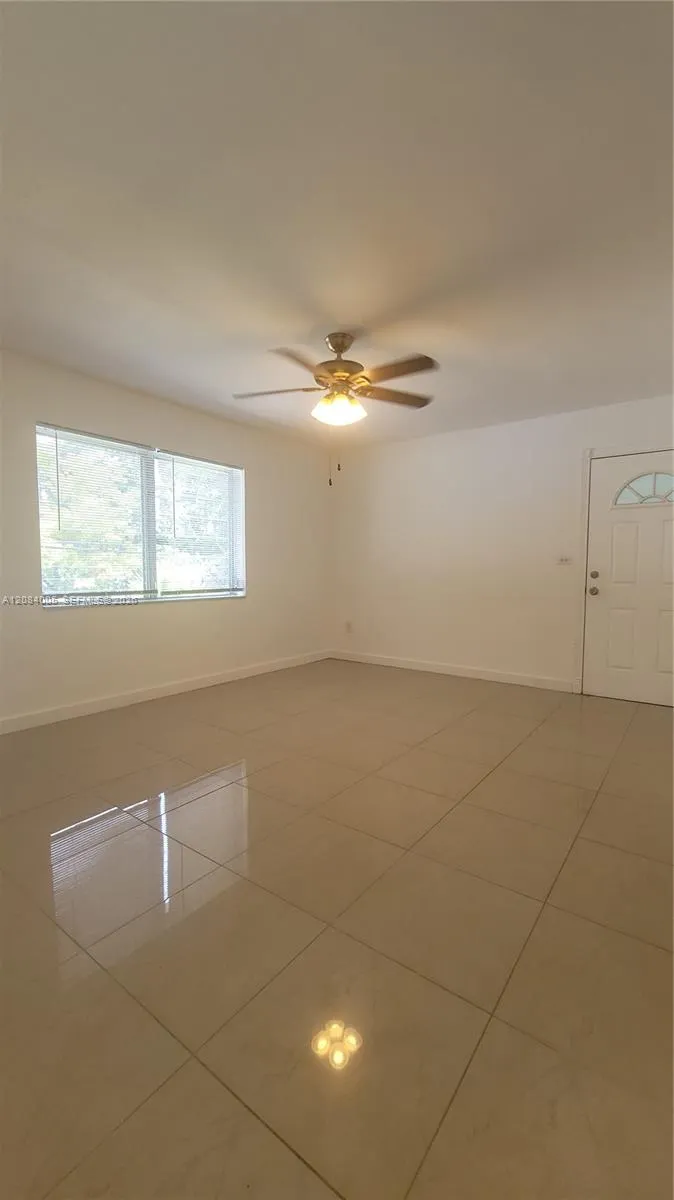 2615 SW 22nd Ave #17 Miami, FL 33133
