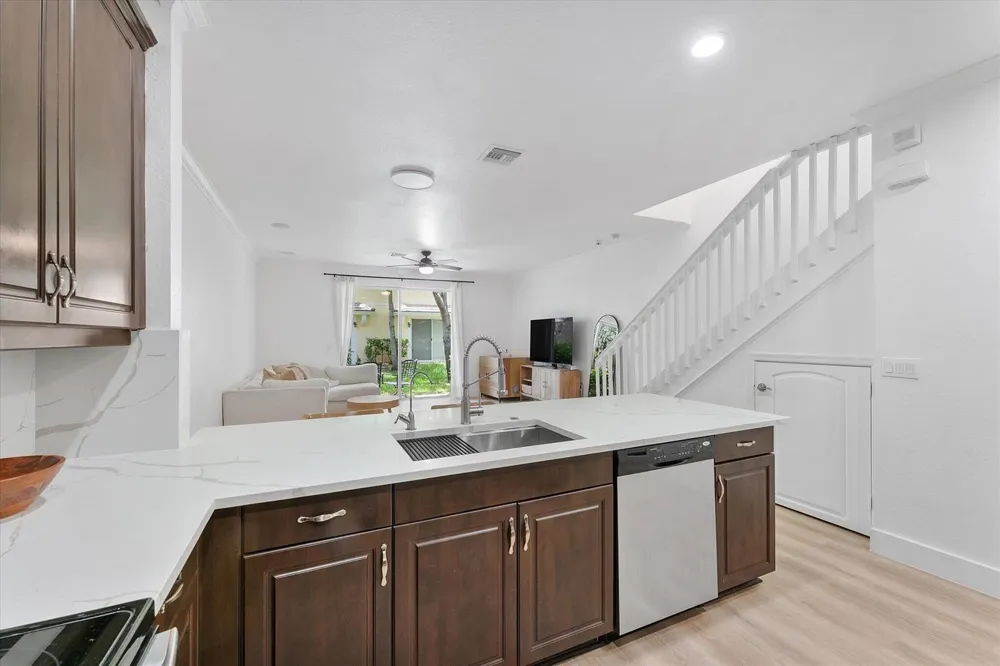 7783 DEERCREEK COURT Davie, FL 33328