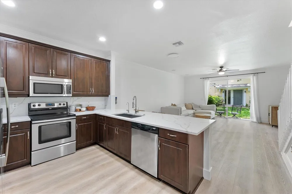 7783 DEERCREEK COURT Davie, FL 33328