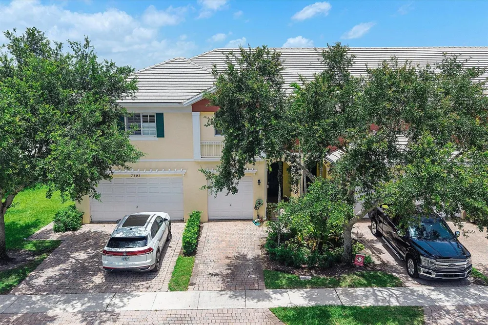 7783 DEERCREEK COURT Davie, FL 33328
