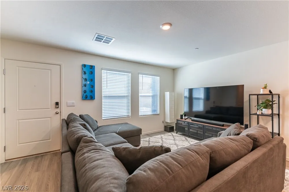 6168 Aster Garden Street North Las Vegas, NV 89081