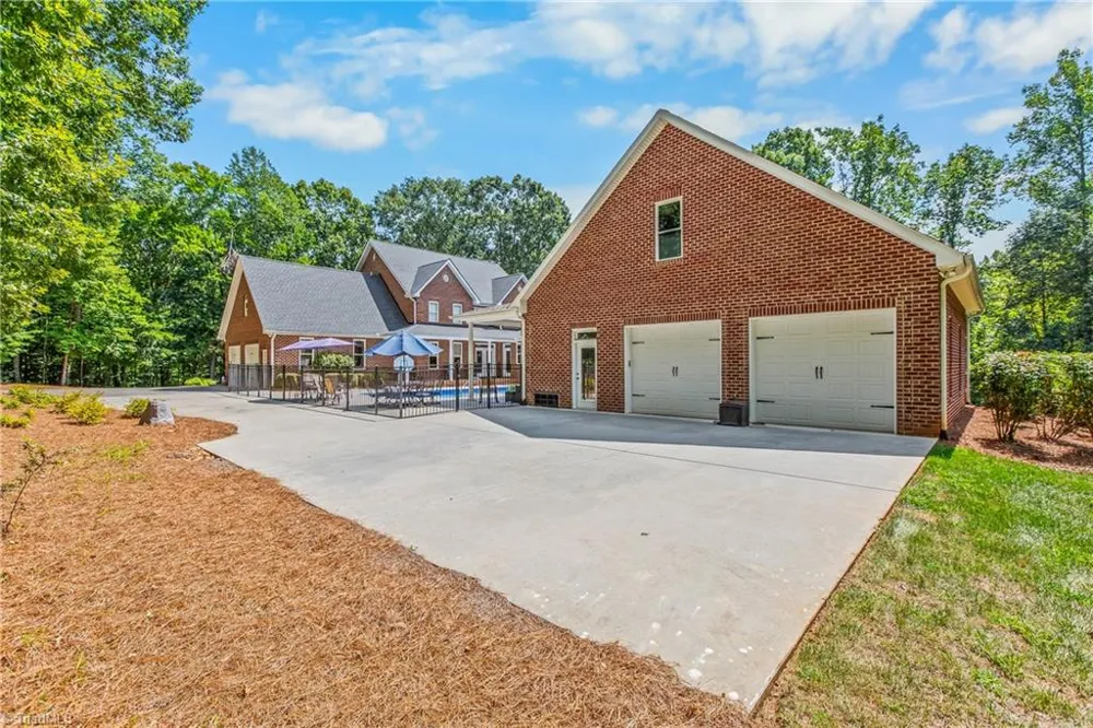 370 Rabbit Farm Trail Advance, NC 27006
