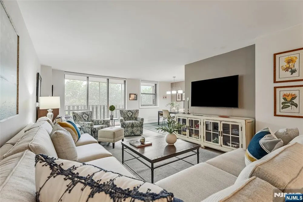 530 Valley Montclair, NJ 07043