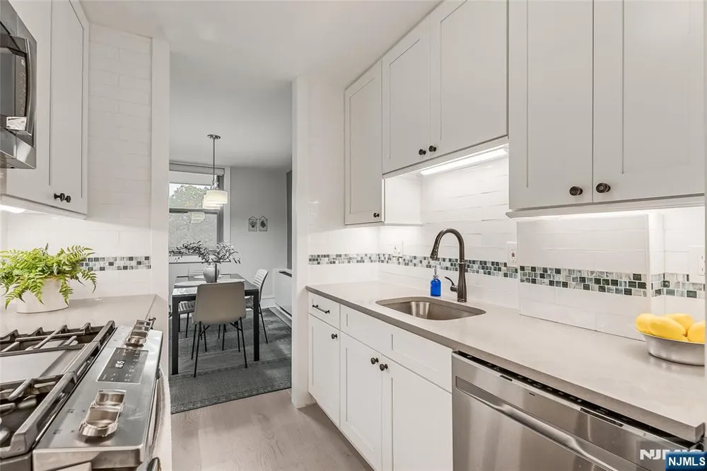530 Valley Montclair, NJ 07043