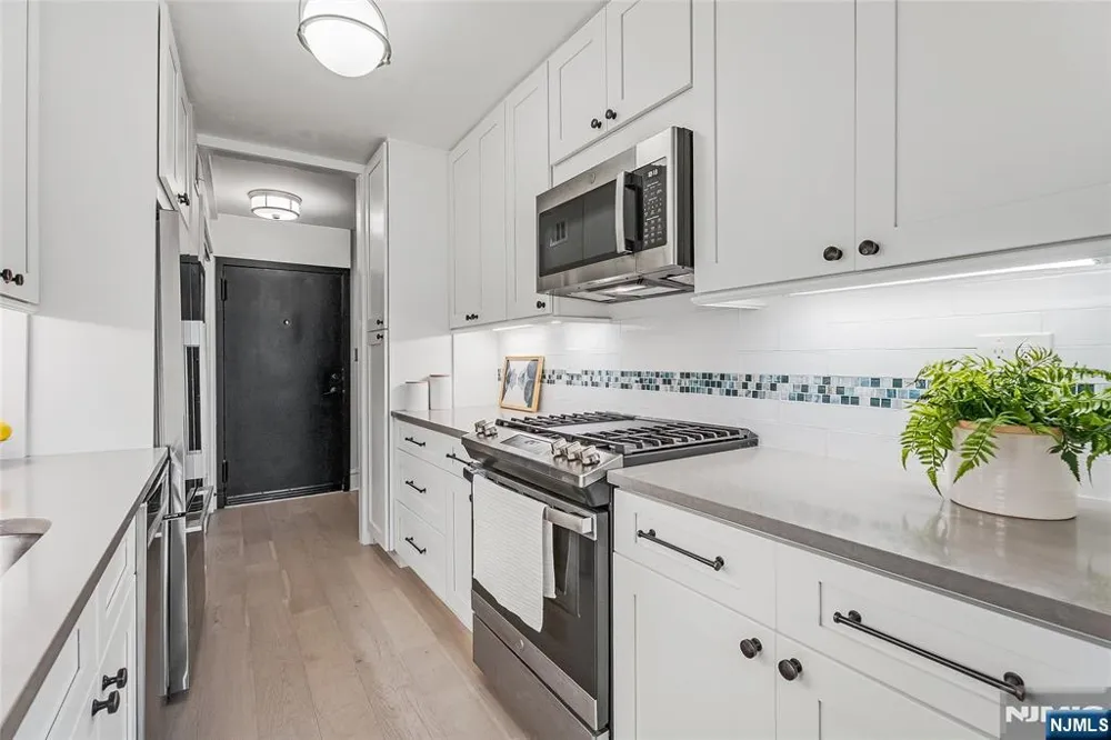 530 Valley Montclair, NJ 07043