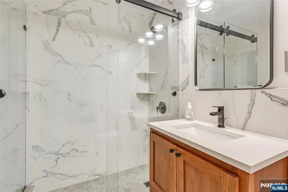 530 Valley Montclair, NJ 07043