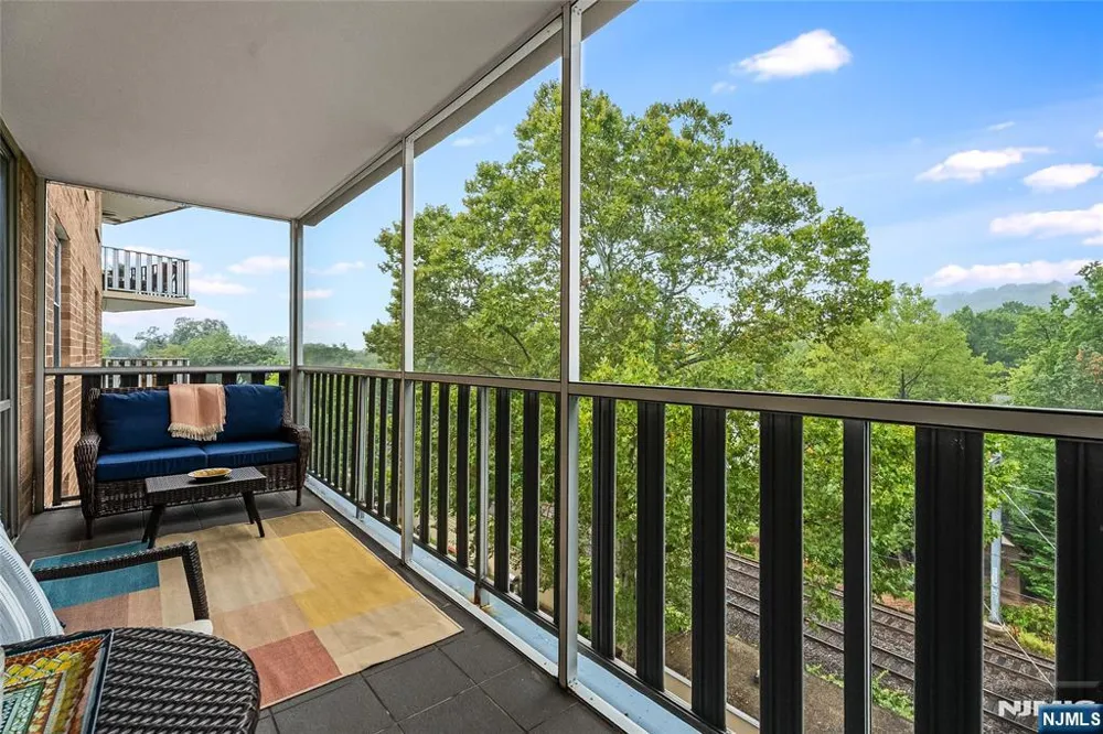 530 Valley Montclair, NJ 07043