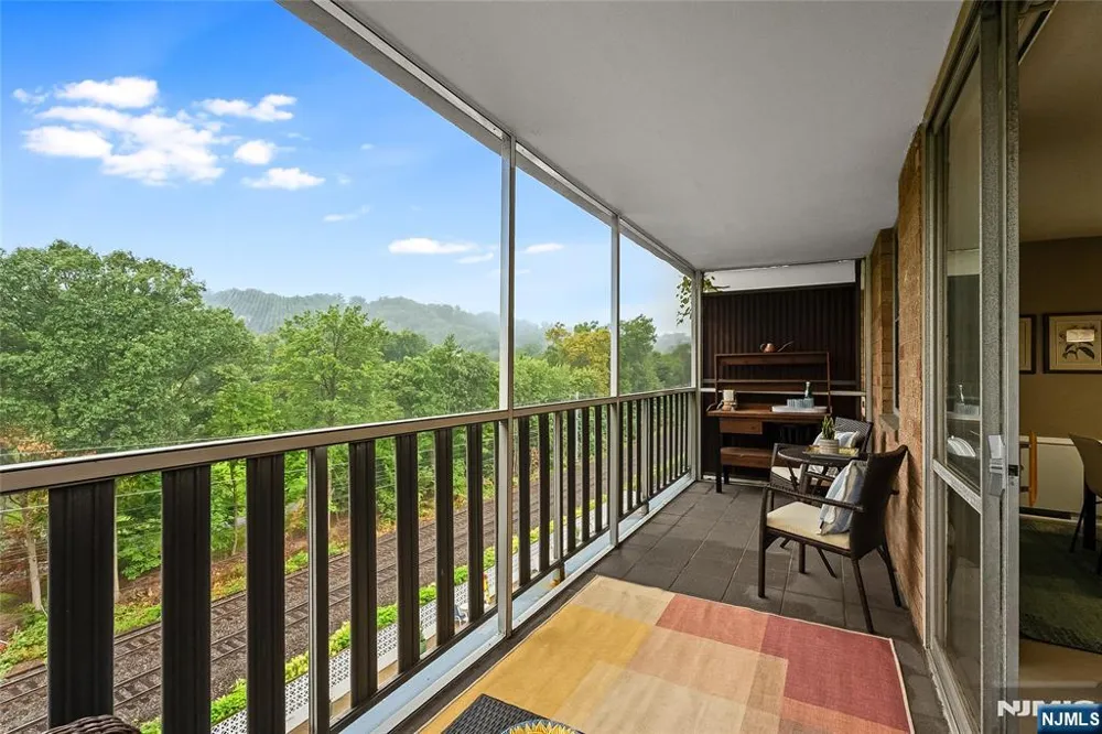 530 Valley Montclair, NJ 07043