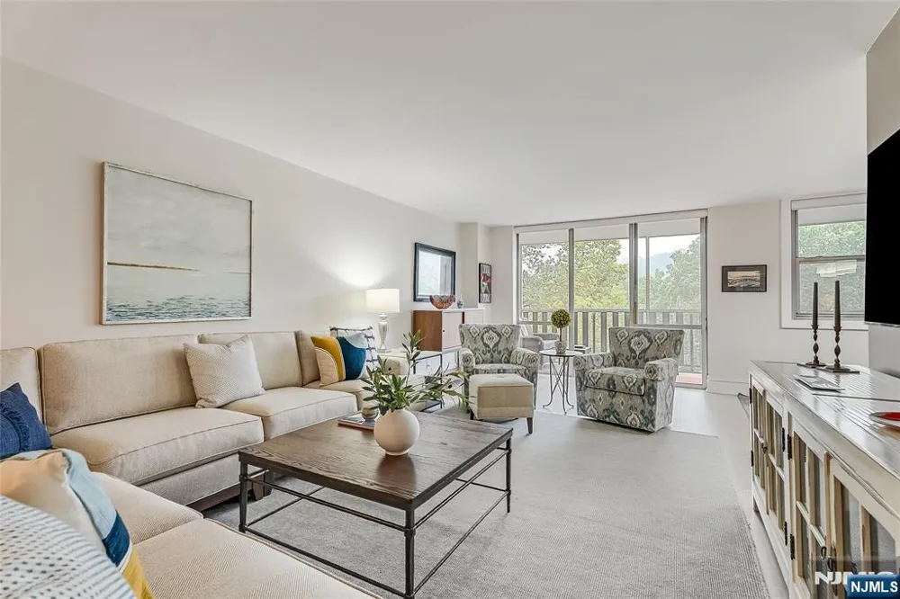 530 Valley Montclair, NJ 07043