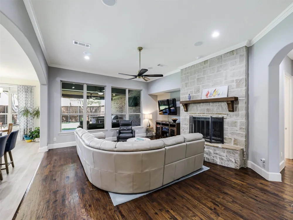 8841 Sutton Drive Frisco, TX 75035