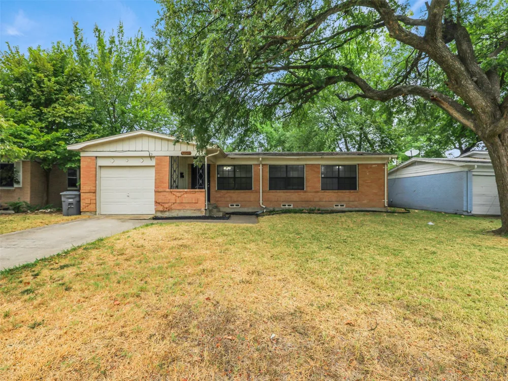 10747 SandAlwood Drive Dallas, TX 75228