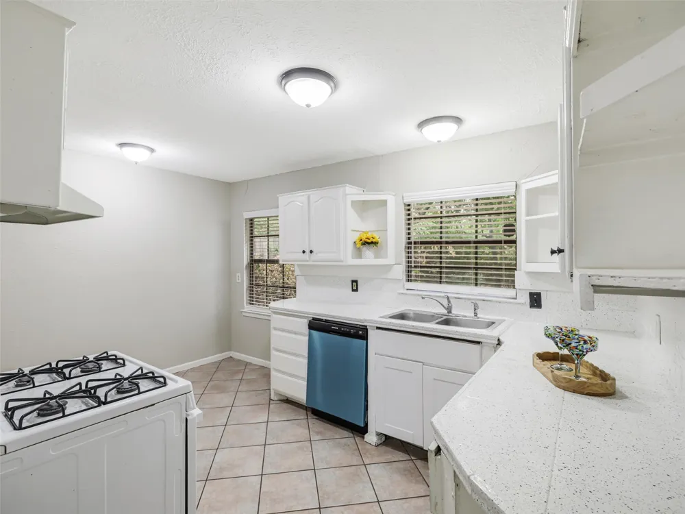 10747 SandAlwood Drive Dallas, TX 75228