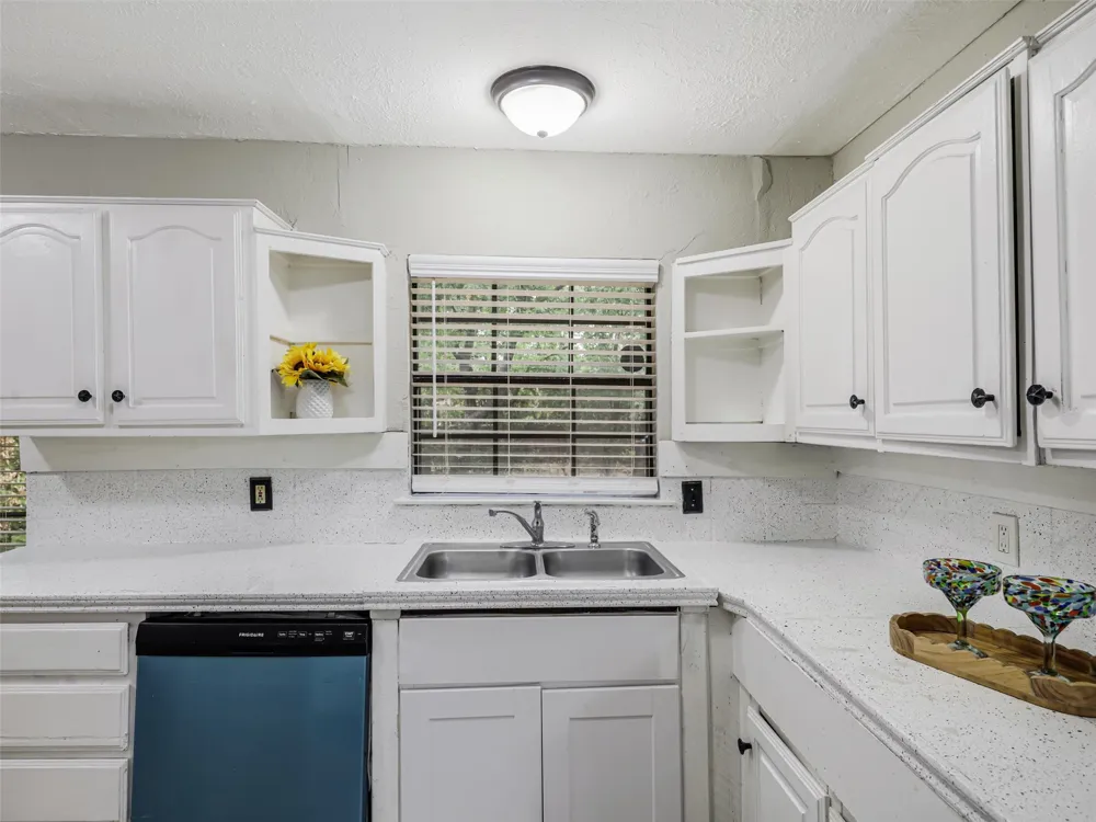 10747 SandAlwood Drive Dallas, TX 75228