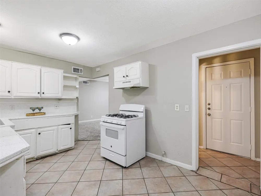 10747 SandAlwood Drive Dallas, TX 75228