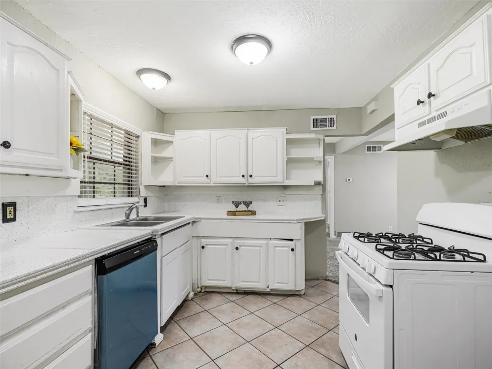 10747 SandAlwood Drive Dallas, TX 75228