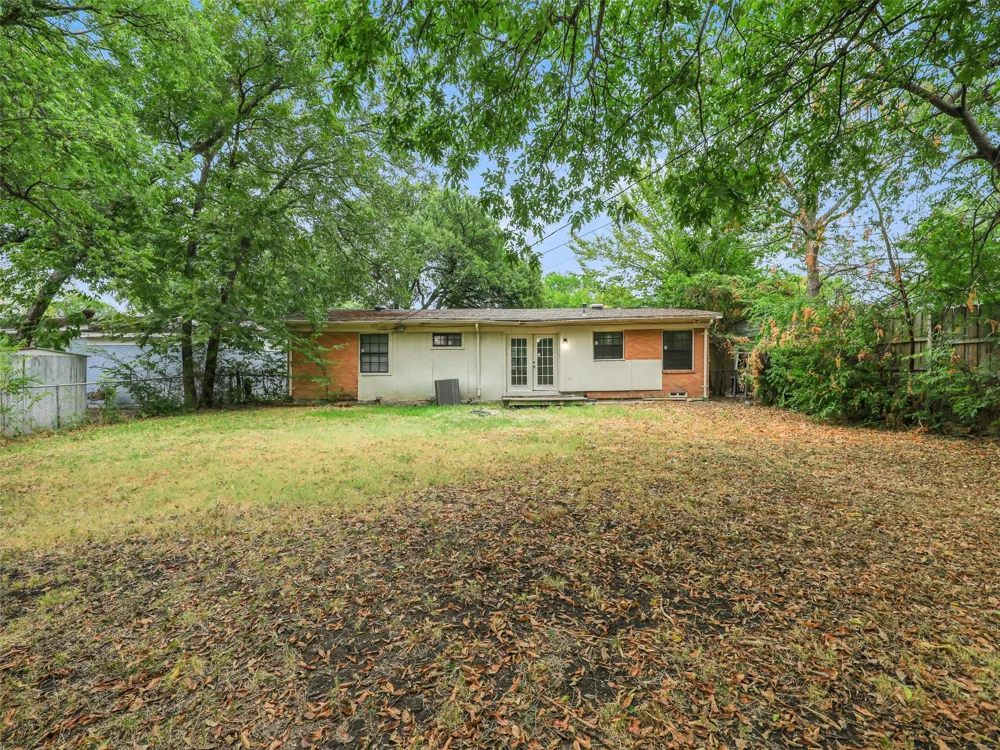 10747 SandAlwood Drive Dallas, TX 75228