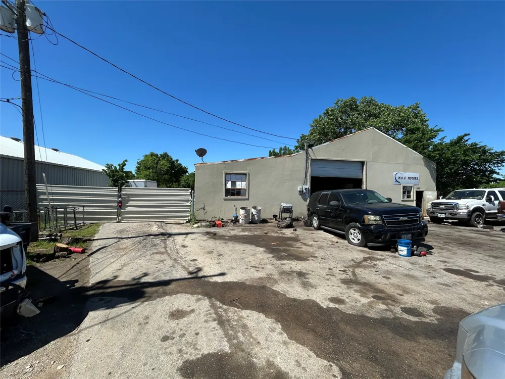 300 E Kennedale Kennedale, TX 76060