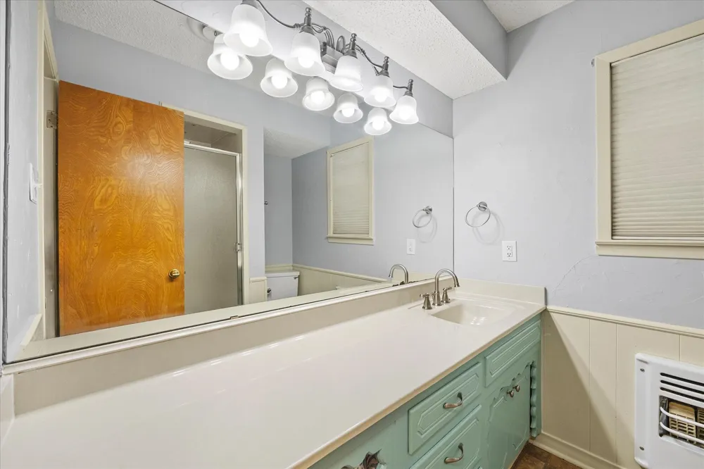 2308 Royal Lane Greenville, TX 75402