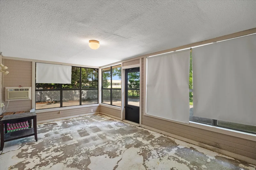 2308 Royal Lane Greenville, TX 75402