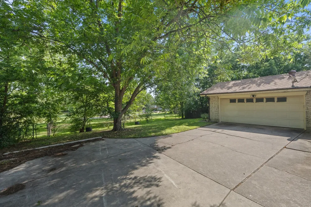2308 Royal Lane Greenville, TX 75402
