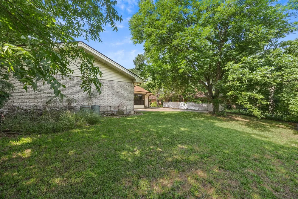 2308 Royal Lane Greenville, TX 75402