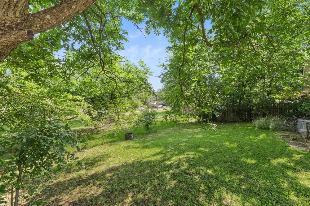 2308 Royal Lane Greenville, TX 75402
