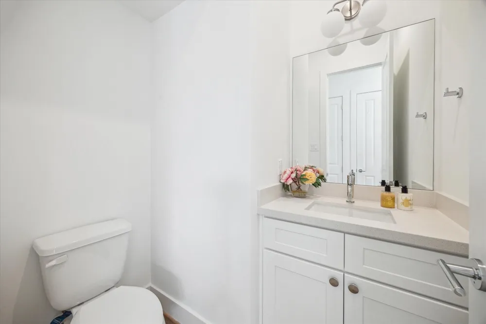 845 Elkhart Street #B Houston, TX 77091