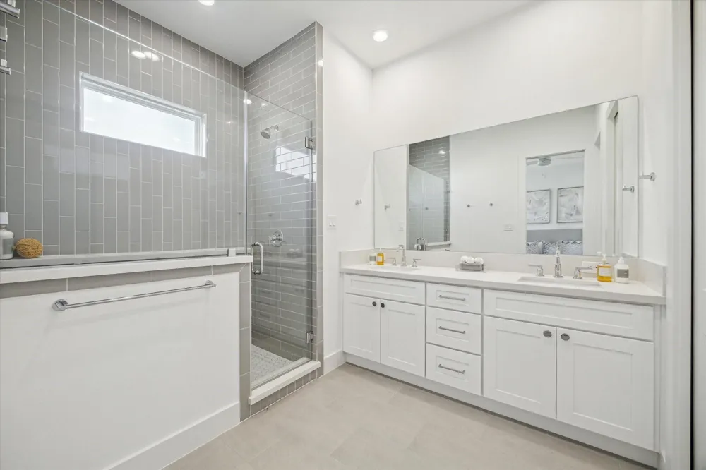 845 Elkhart Street #B Houston, TX 77091