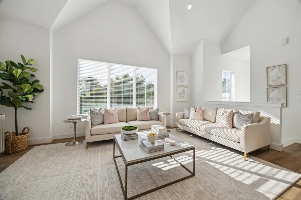 845 Elkhart Street #B Houston, TX 77091