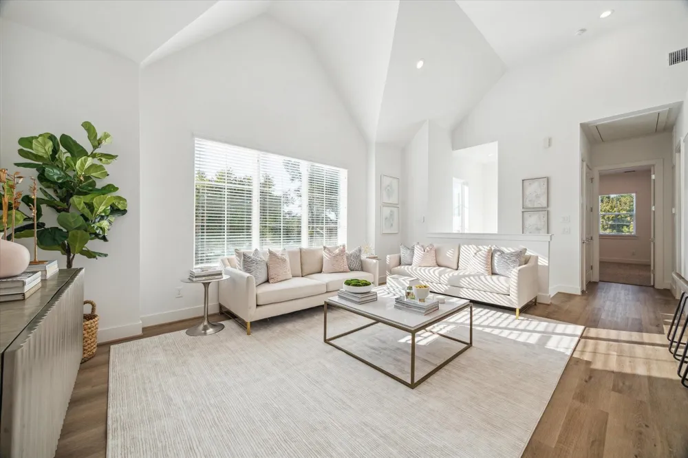 845 Elkhart Street #B Houston, TX 77091