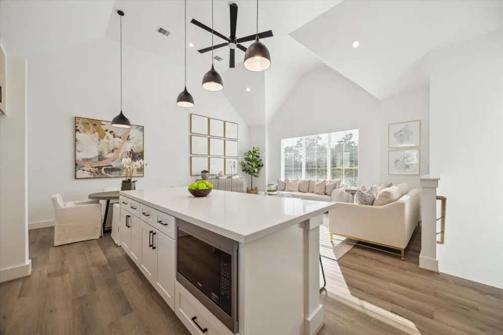 845 Elkhart Street #B Houston, TX 77091