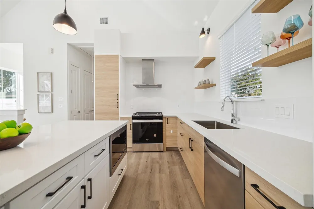 845 Elkhart Street #B Houston, TX 77091